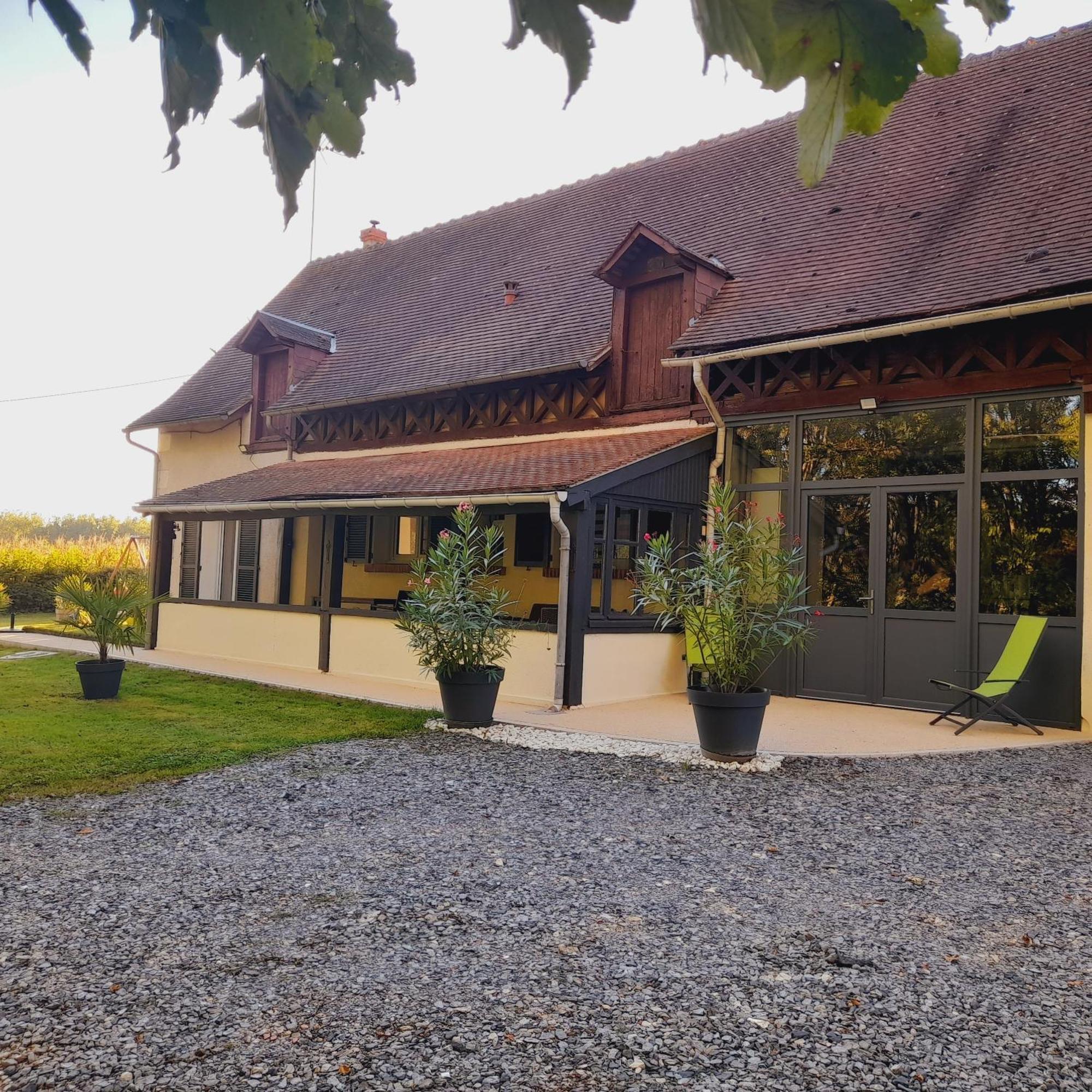Gite Les Vignes Du Chateau - 4 Personnes Gehee Exterior photo